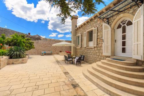 House Hedera V