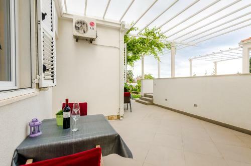 Miracle Apartments