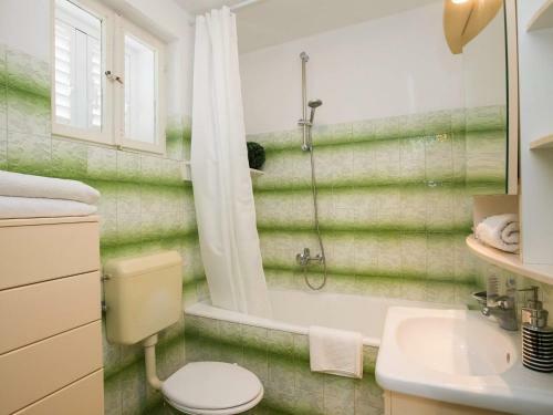 Stay Healthy Apartments