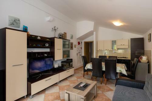 Apartment L&l