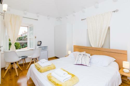 Hostal Cinema View House