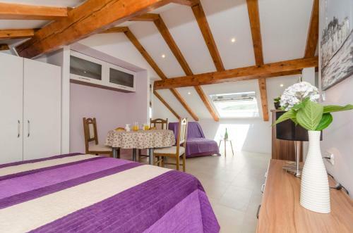 Hostal Burum Apartments