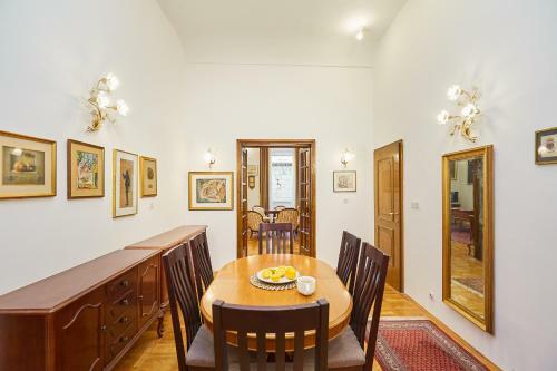 Apartment Misir