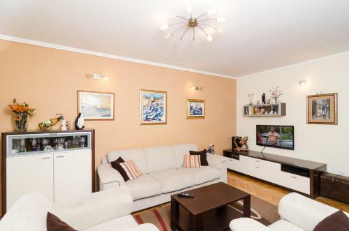 Apartment 4U