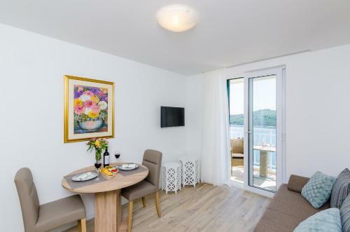 Apartments Lazarin