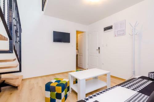 Hostal Rooms Baza