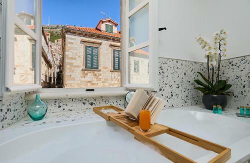 Bed & Breakfast Bota Palace