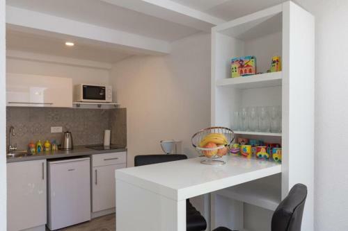 Apartments Pomet