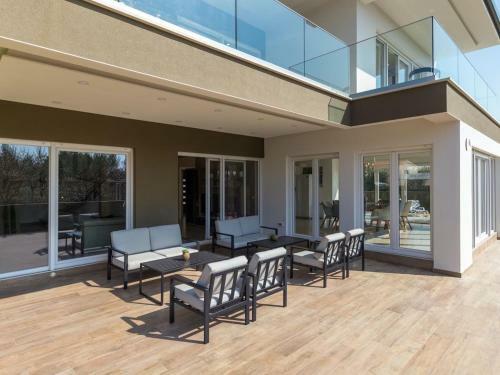 Luxurious Villa Dalma