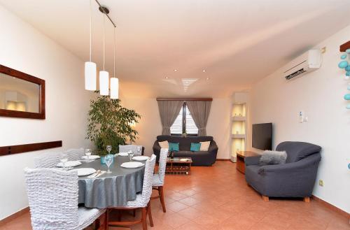 Apartment Emil 1933