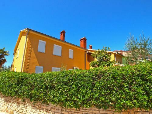 Apartments Fazana 774