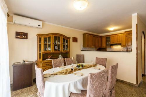 Apartments Mir - 50m From The Sea