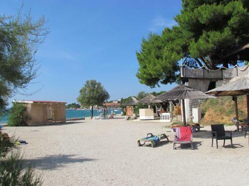 Hostal Holiday House Damir
