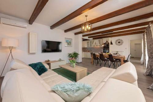 Villa Mercedes