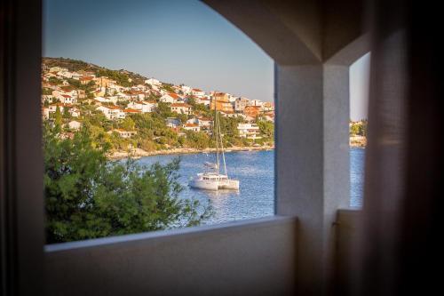 Apartments Villa Sea 1838