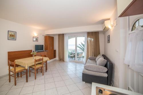 Apartments Villa Sea 1838