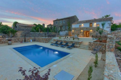 Villa May