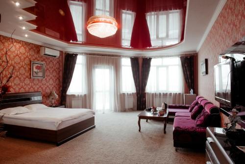 Deluxe Hotel