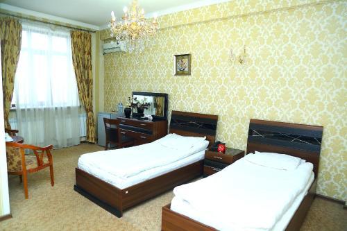Deluxe Hotel