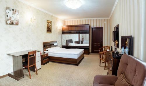 Deluxe Hotel