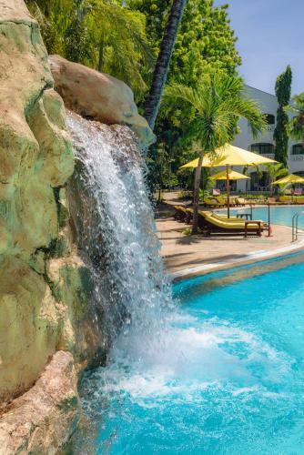 Hotel Sarova Whitesands Beach Resort & Spa