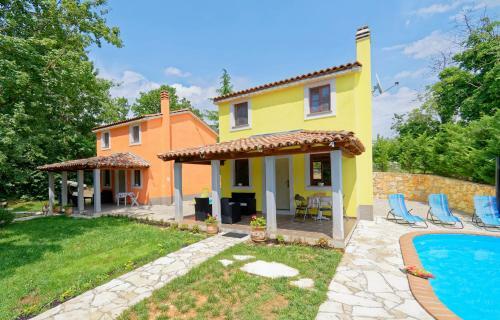 Holiday Home Sunny Twins