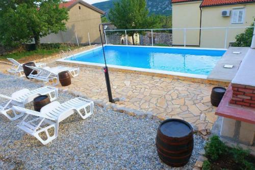 Beautiful Holiday Home With Pool