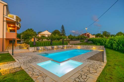 Prunus-luxurious Holiday Home With A Private Pool