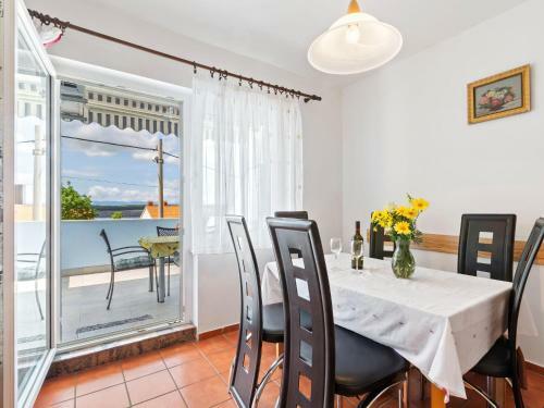Simplistic Apartment In Jadranovo Near Sea Beach