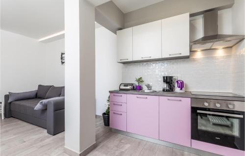 Beautiful Apartment In Ika With Wifi And 2 Bedrooms