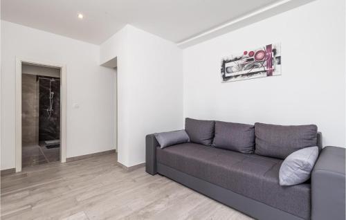 Beautiful Apartment In Ika With Wifi And 2 Bedrooms