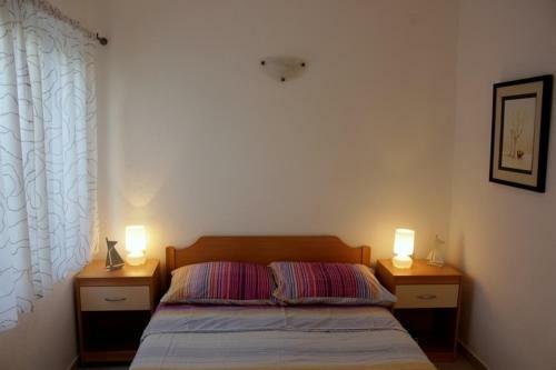 Apartments Davor - 20m From Sea