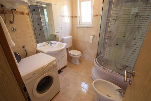 Apartamentos Brnic 2
