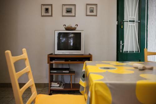 Apartments Ivica - 40 M From Beach