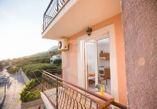 Apartments Sea View-250m From Sea