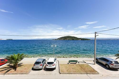 Apartments Kolt - 15m From Sea