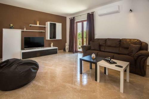 Villa Emini