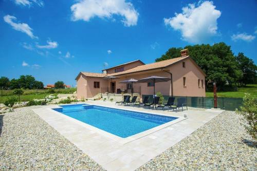 Villa Emini