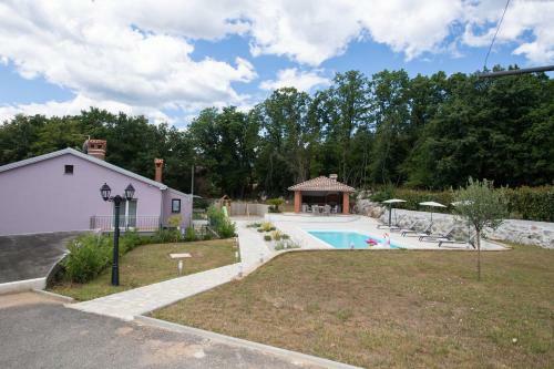 House For Holiday Kiko With Swimmingpool
