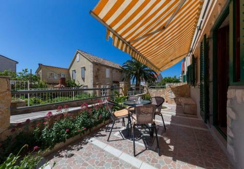 Apartment Marci - 70 M From Sea