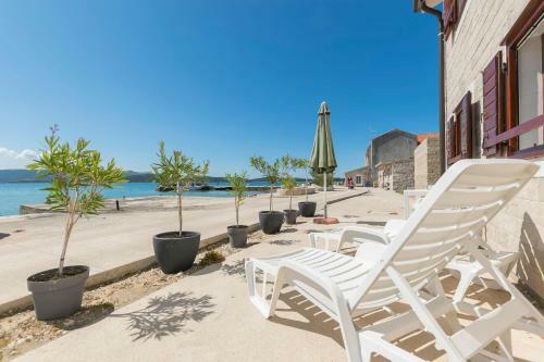 Apartment Island Dream