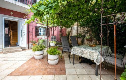 Three-bedroom Holiday Home In Krasica