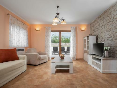 Holiday Home Dori - Lbn394