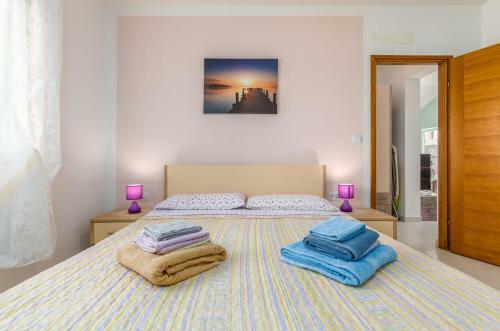 Delightful Villa With Pool For 6 Persons