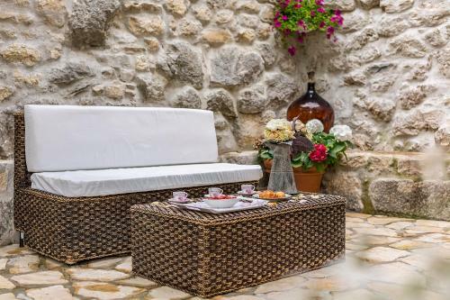 Luxury Villa Lipa With Hot Tub