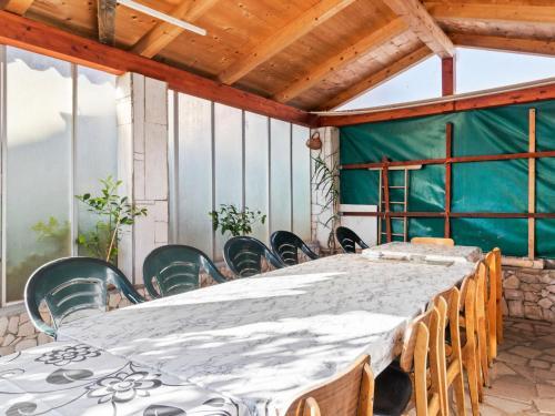 Decent Apartment In Li?njan With Balcony