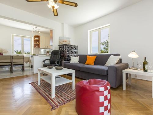 Alluring Apartment In Labin With Garden