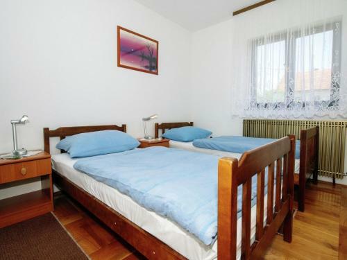 Comfortable Cottage Near Lake In Lovinac