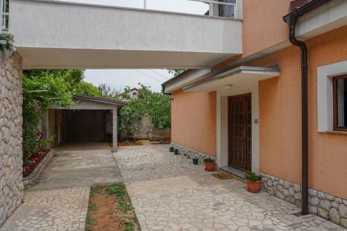 Apartments Jakov