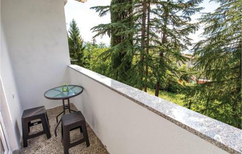Awesome Apartment In Lovran W/ Wifi And 2 Bedrooms